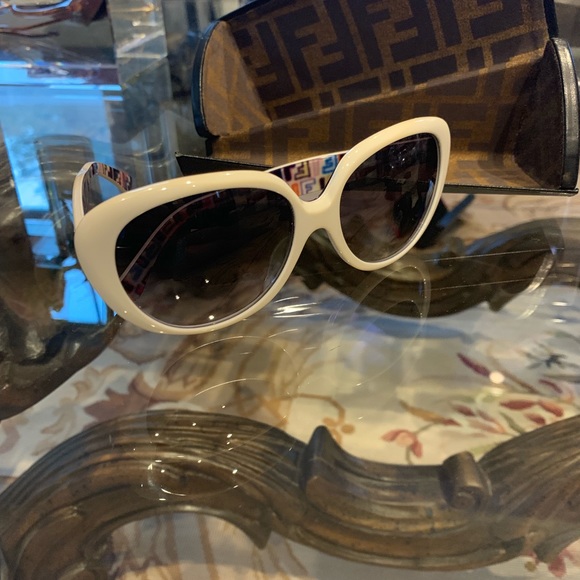 Fendi Sunglasses - Picture 2 of 6